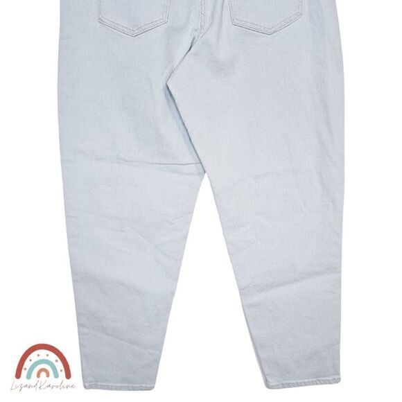 New! Levi's Silvertab High Waisted Mom Jean Light Wash Tapered Leg Jeans - Picture 7 of 15